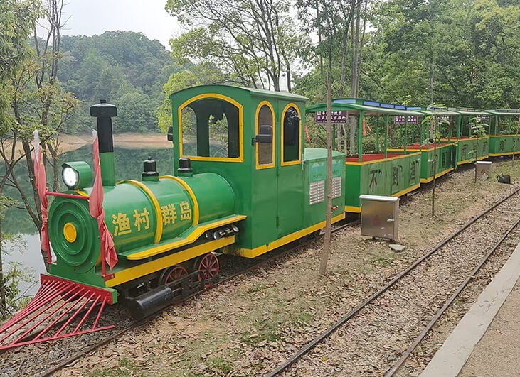 Antique Green Train