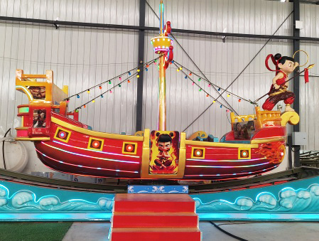 Drifting pirate ship03