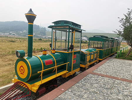 Vintage-Green-Train-11