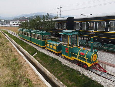 Vintage-Green-Train-6