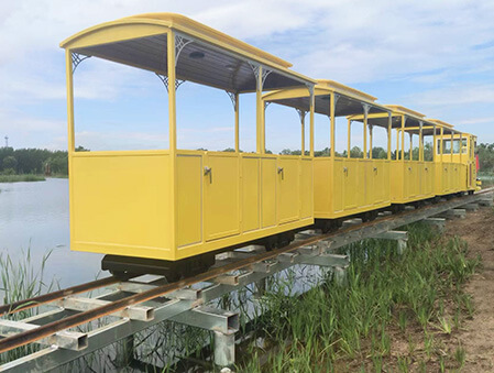 Yellow-retro-train-10