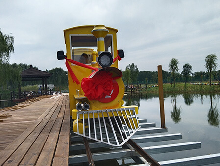 Yellow-retro-train-11