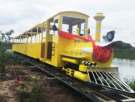 Yellow-retro-train-7