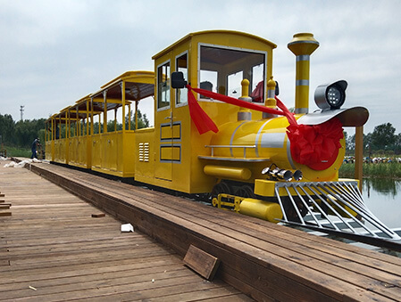 Yellow-retro-train-8